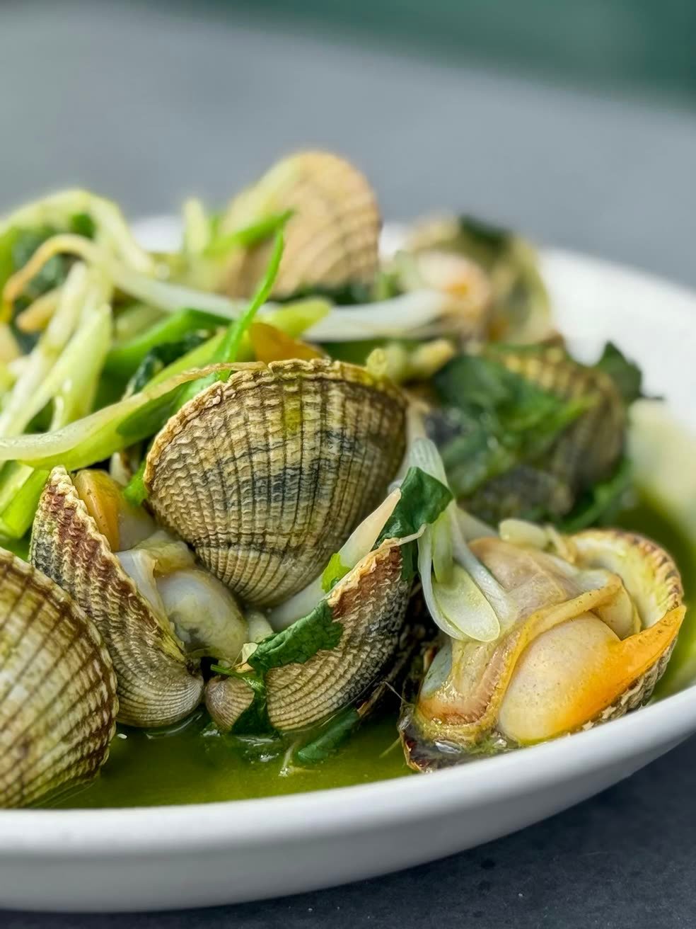 Crabshakk — cockles in a green herb broth